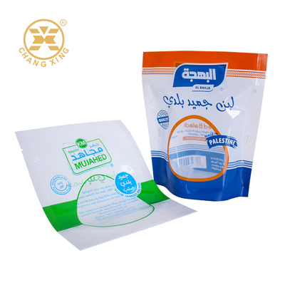 Sacchetti di imballaggio in plastica a prova di umidità con finestra per snack Noci alimentari secche Logo personalizzato